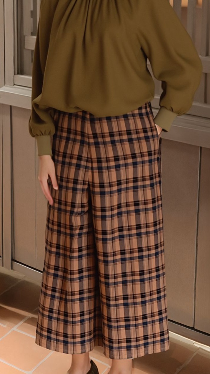 チェック柄クロップドパンツ