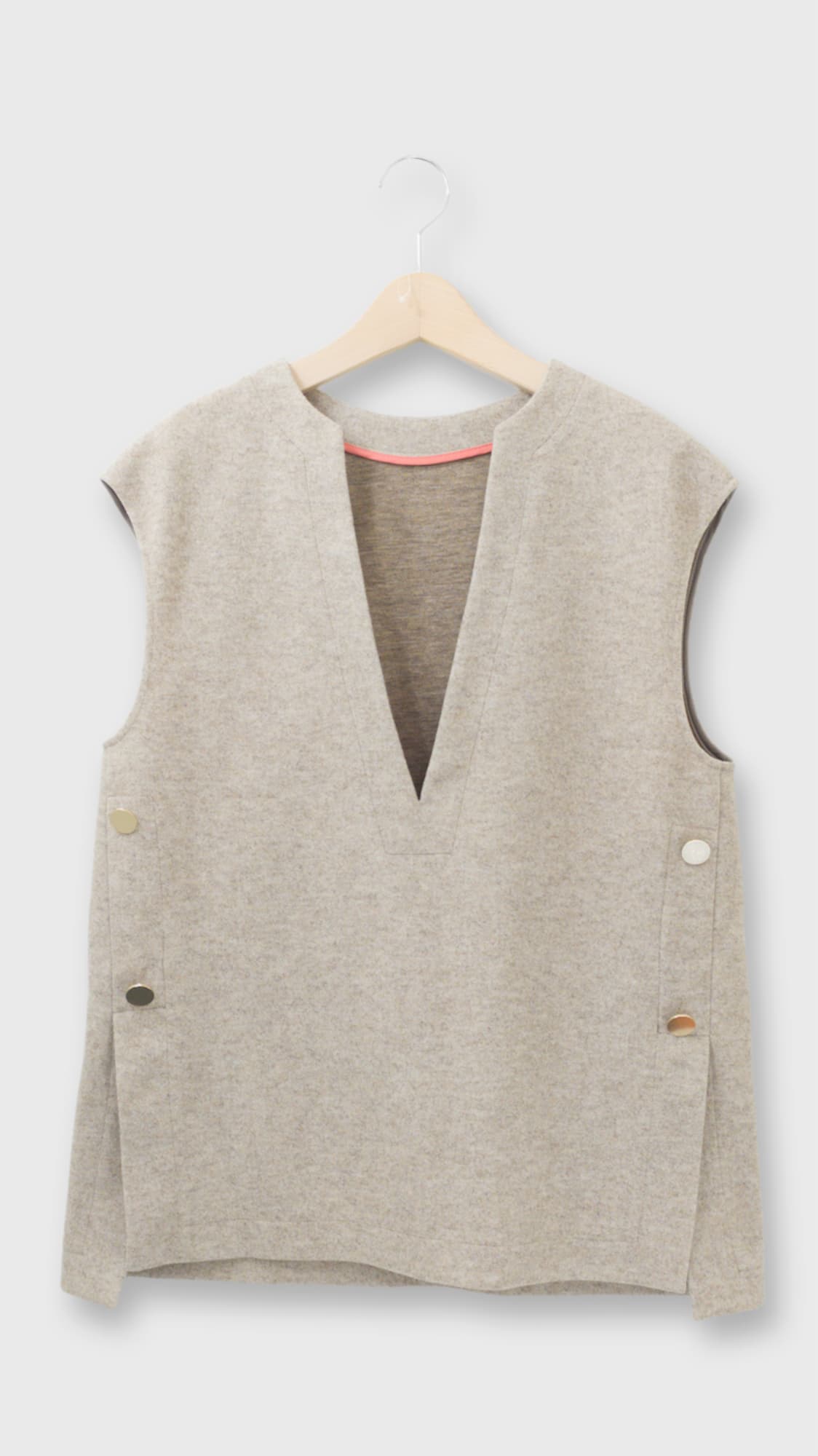 非ウールVネックベスト – ITOUYA公式ホームページ