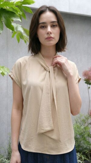 ボウタイブラウス