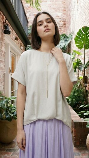 ドルマンスリーブブラウス